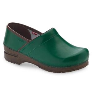 Sanita green clogs size 38 / 7-8